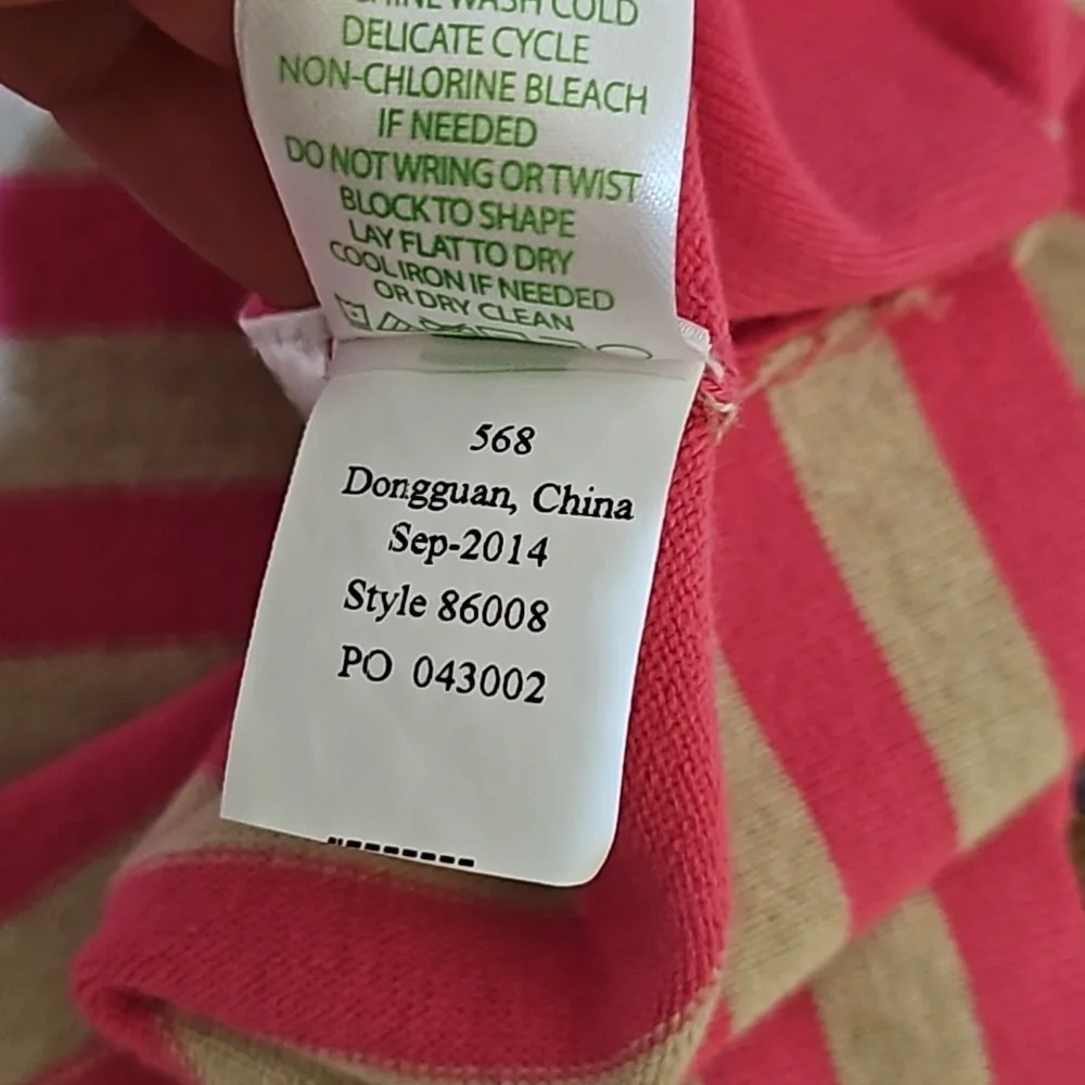 Lilly Pulitzer V-Neck Sweater! Worn Once!! - Picture 7 of 12